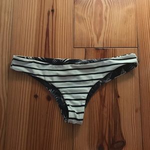 Reversible Hawaiian low bikini bottoms